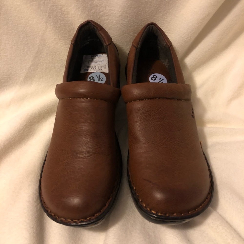 Born b.o.c. Brown/Tan Faux Leather Clogs